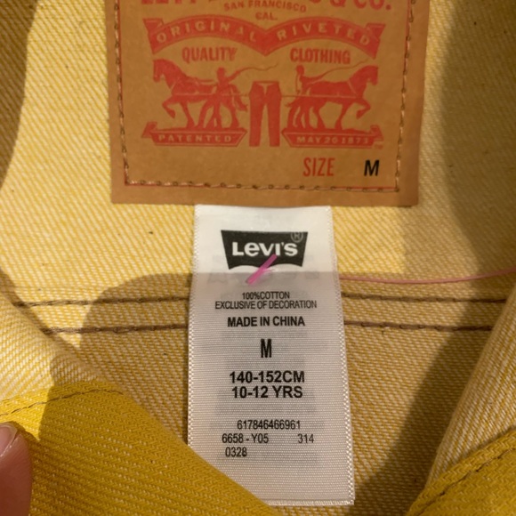 LEVI’S Mustard Denin Vest - Picture 5 of 5
